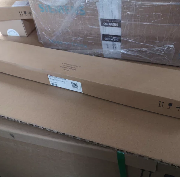 6SL3161-1LP00-0AA0
Siemens Combi Dr...