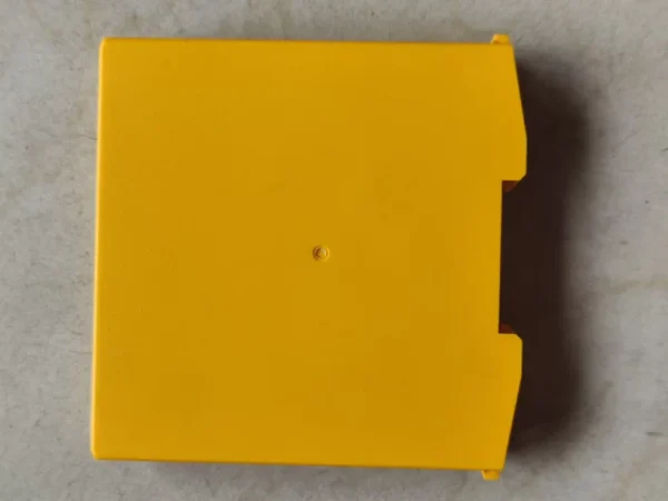 pilz Pilz safety relay PNOZ C2 24VDC 2n/o serial number 710002 new without packaging