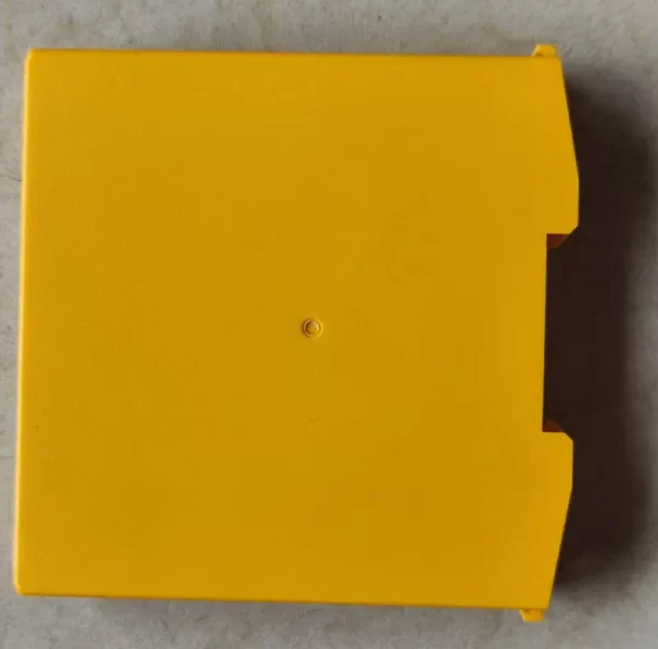 pilz Pilz safety relay PNOZ C2 24VDC 2n/o serial number 710002 new without packaging