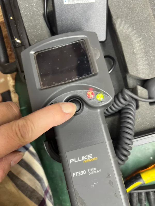FLUKE fiber optic tester, battery a...