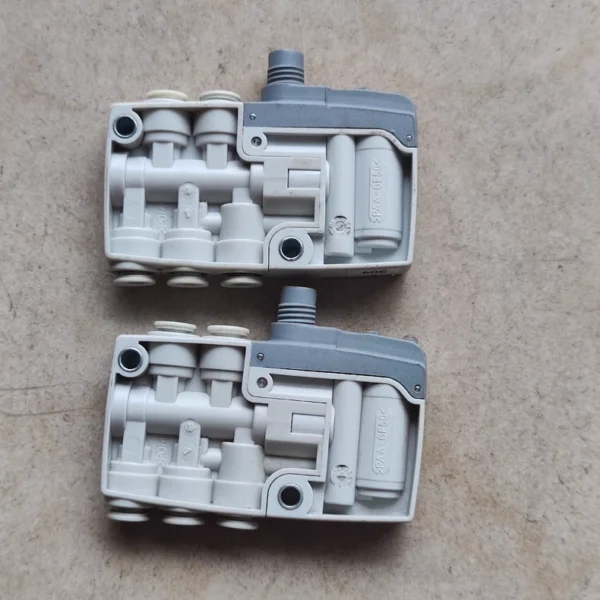 R422 100 556LS04-5/2SR-024DC Rexroth solenoid valve original disassembled, function guaranteed max. 8 bar/116 PSI