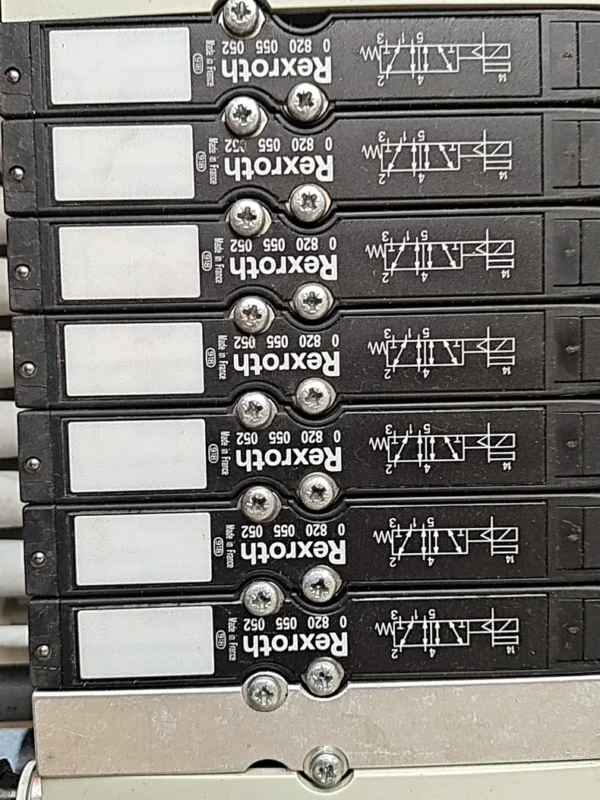 Used Rexroth 0820055501, total 3 pieces; BDC-B-ECAT, 32, total 1 piece. In stock, price negotiable. Can be sold separately or as a package. If interested, click "I want" to chat with me privately.