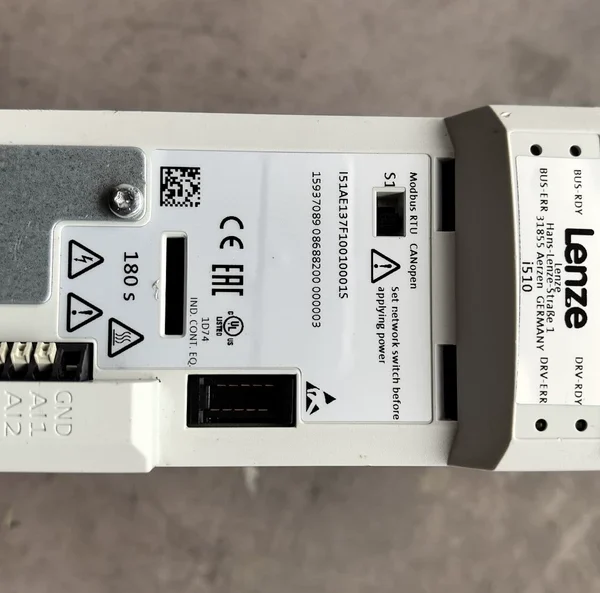 I51AE137F10010001S Germany Lenze inverter, 151AE137F10010001S original genuine disassembled, fully functional, unit price 600 yuan, real picture only one