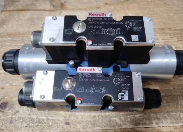 German original Rexroth proportional valve R900955784 3DREPE6C-21/25EG24N9K31/A1M, guaranteed to be brand new, original and unused. Actual product photos, imported from Germany, suitable for hydraulic system control, price negotiable, free shipping to other cities, welcome to consult.