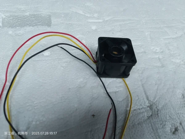 A large quantity of brand new origi...