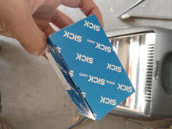 SICK Germany SICK spot laser switch imported brand new WTT12L-A2553, part number 1082475, price negotiable. If interested, click "I want" to chat with me privately.