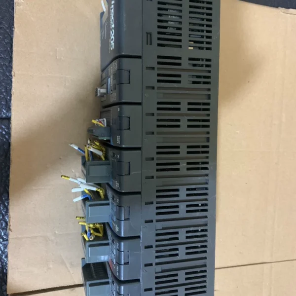 D2-06BD2-250CPUF2-04THMD2-16ND3-2 Two pieces of D2-12TR Two pieces marked price One set price Actual image taken Functions guaranteed Used disassembled goods