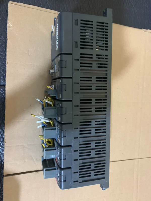 D2-06BD2-250CPUF2-04THMD2-16ND3-2 Two pieces of D2-12TR Two pieces marked price One set price Actual image taken Functions guaranteed Used disassembled goods