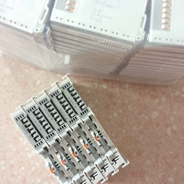 BECKHOFF original disassembled genuine product, beautiful appearance, good function, KL4001, in stock promotion, price negotiation, discount for bulk purchase.