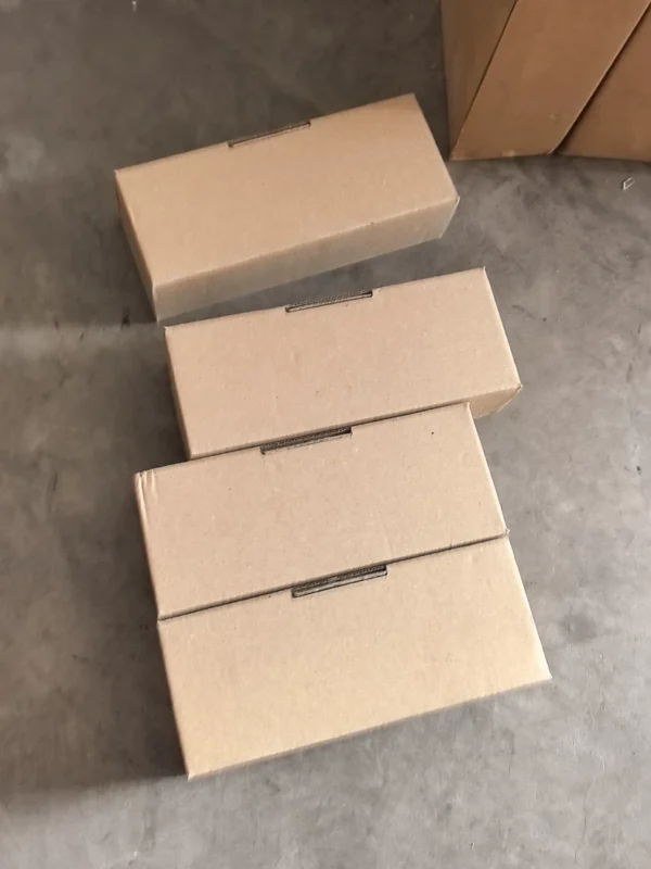 Pepperl+Fuchs Splitter V1-8/16A-E2259974 Original Genuine New Unopened Made in Germany, 8 ports, suitable for 24V. Actual product photos, quantity is 4, unit price is 260 yuan.