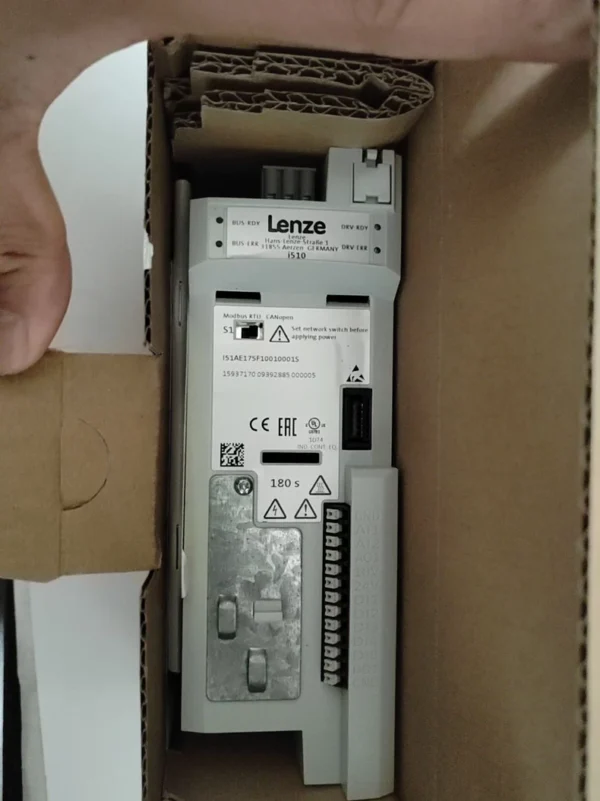 Brand new original authentic LENZE i510 series inverter I51AE175F10010001S 0.75KW151AE175F10010001S. Quantity: 3 units. Unit price: 1450 yuan.