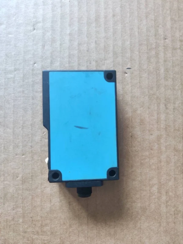 WT27L-2F430 SICK Photoelectric Sensor 1016019 Used A16*Brand: SICK