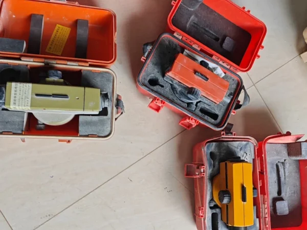 Horizontal surveying instruments, r...