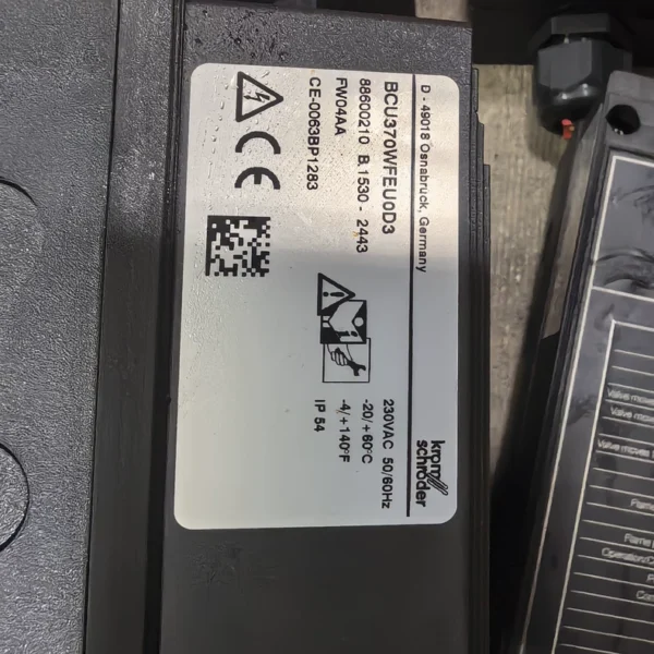 O1CN01q0AFoG1gif2ou9mnk_4611686018427385552-0-fleamarket.jpg_790x10000Q90.jpg_.webp Krom Schroder original controller BCU370WFEU0D3, 4 units for sale together, imported from the original German factory, 230VAC operating voltage. One has a slight bump on the appearance, but the function is intact, suitable for industrial automation control. The price is negotiable, more preferential for local self-pickup, and