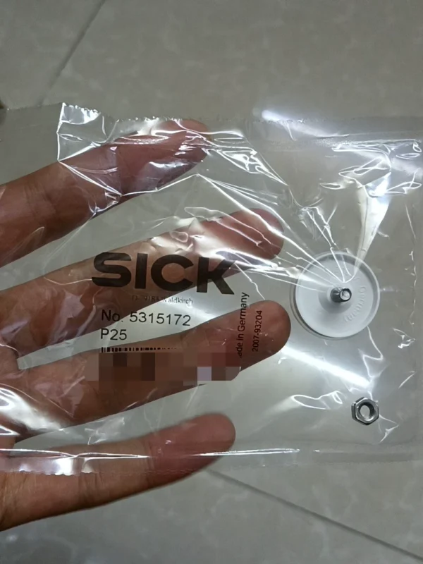 Brand new SICK reflector P25, made in Germany, order number 5315172, 9 units in stock, contact us if needed!