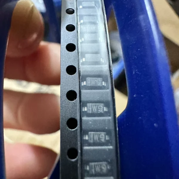 SMD Diode: BZT52C5V6 W9: There are 28 reels, 23 yuan per reel.