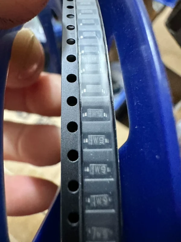 SMD Diode: BZT52C5V6 W9: There are 28 reels, 23 yuan per reel.