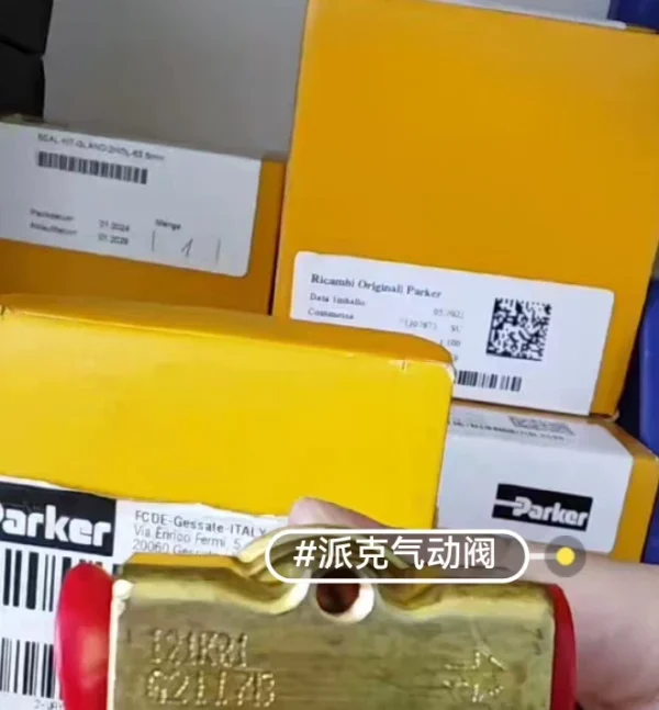 121K01 Parker pneumatic valves are on sale at a special price. 8 pieces of brand-new original stock are available. The package price is better. Welcome to inquire! Feel free to contact me