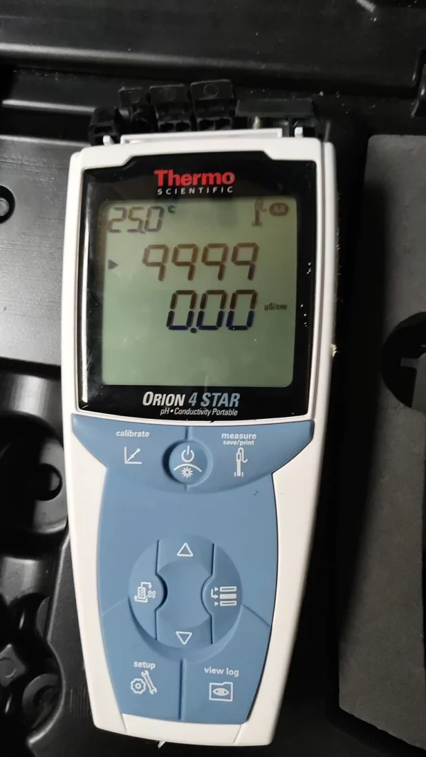 Thermo Orion 4 Star pH meter has on...