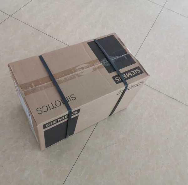 1FK7044-4CH71-1RG1,
Siemens servo m...