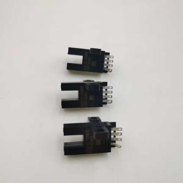 EE-SY671/SX670A/SX670/SX671/SX674/SX672 Omron OMRON photoelectric sensors, original genuine disassembled parts, actual photos taken, fully functional. EE-SY671: 22 units; EE-SX670A: 4 units; EE-SX670: 4 units; EE-SX671: more than 10 units. All 40 units in total, 10 yuan each with free Zhongtong shipping when purchased as a bundle. Retail price: 10 yuan each without shipping (j38). EE-SX674: 6 units, unit price 15 yuan; EE-SX672: 4 units, unit price 15 yuan.