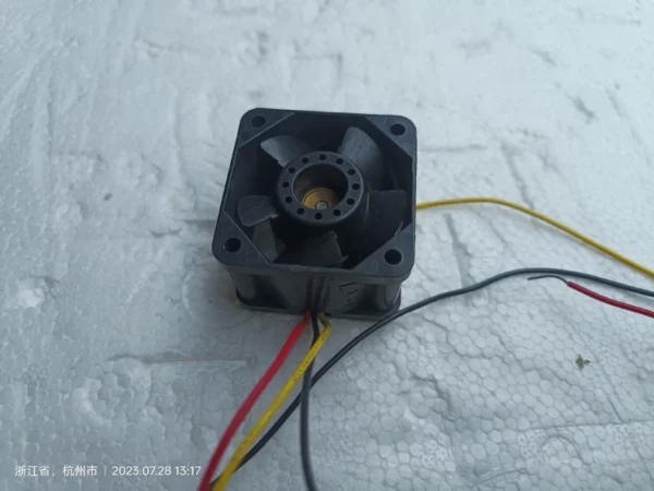 A large quantity of brand new origi...