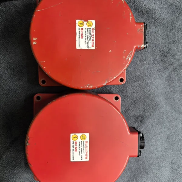 O1CN01urva1j1gif1U698ey_4611686018427385552-0-fleamarket.jpg_790x10000Q90.jpg_.webp Hechuan encoder X6S200C12, two used parts, quality guaranteed! One plug is broken but does not affect use. Suitable for multiple models, fully functional with no repairs. Friends in need, contact me quickly! No returns or exchanges after purchase. Feel free to ask me any questions!