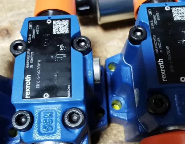 O1CN01vW5W1B1I3ObNNRGEN_4611686018427379941-53-fleamarket.heic_790x10000Q90.jpg_.webp Rexroth original DR10-5-5X/200YM pressure reducing valve, blue housing, brand new genuine product, multiple in stock, suitable for hydraulic system pressure regulation. Welcome to inquire.