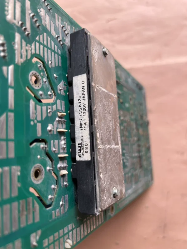 ABB inverter (006-3+PP01) driver board RINT-5211C, with small vertical board RASI-01C, with Fuji 15A 1200V module, module is in good condition, board condition not guaranteed, disassembled, real photo taken, appearance as shown in the picture, condition not guaranteed, sold as parts, repair experts please private message, cheap sale