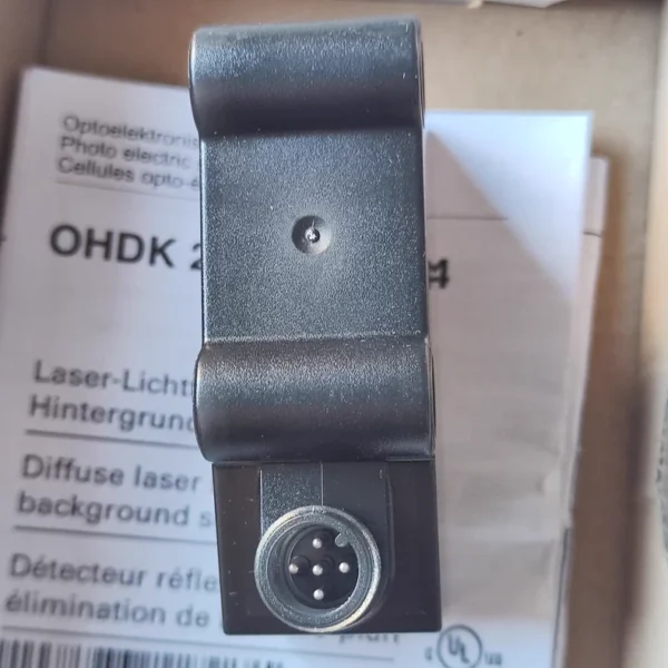 OHDK 25G6911/S14 Baumer intelligent reflective photoelectric sensor, brand new original, real object photographed 3HQ-014 (1) 1800 each