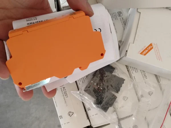 AC3200 relay module brand new IFM AC3200, 10 in stock, unit price 400 yuan, 5 remaining. If interested, click "I want" to chat with me privately.