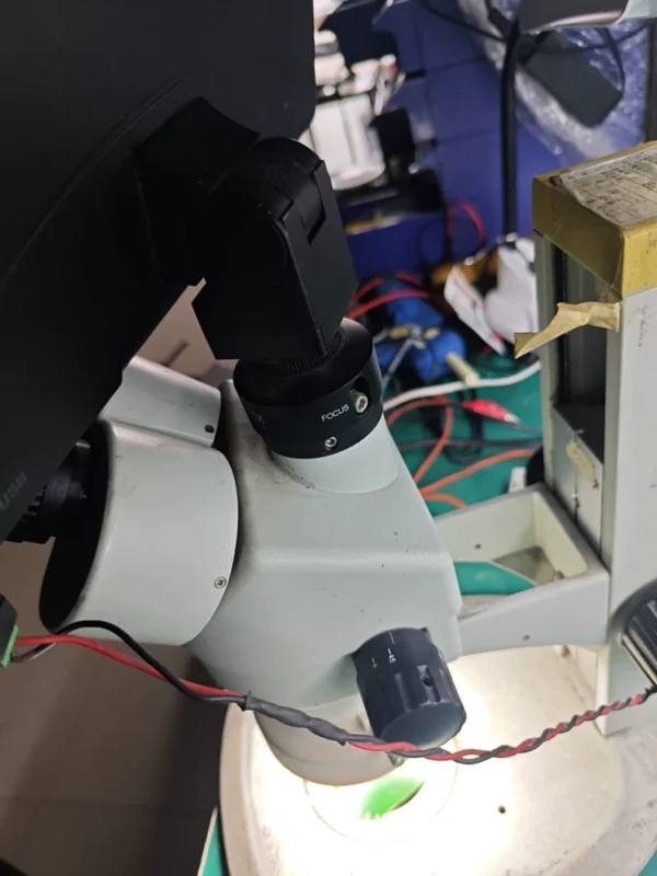 O1CN01z9lHRl1c0SNabJkia_4611686018427382930-0-fleamarket.jpg_790x10000Q90.jpg_.webp A trinocular synchronous microscope...