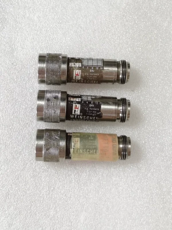 Weinschel 2 30dB 18GHz 5W N-type RF Coaxial Fixed Attenuator, the condition is not very good, but it has been tested and works normally.