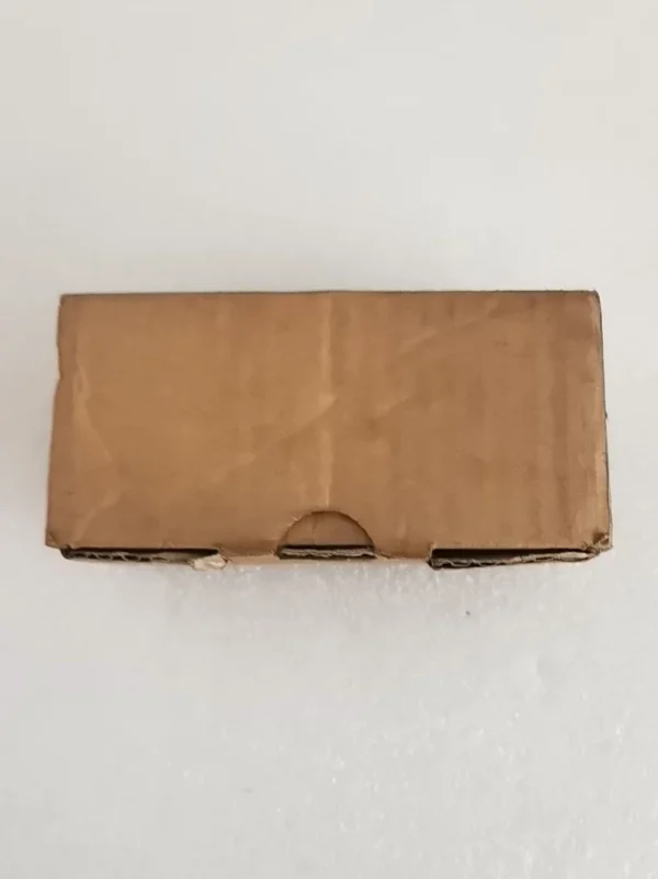 Brand new original Schneider pressure sensor, model XML-F025D2015, stock clearance. Note: It is a brand new genuine product, not a used second-hand item! ✔️ Brand: Schneider Electric ✔️ Model: XML-F025D2015 ✔️ Condition: Brand new ✔️ Original genuine product with quality guarantee. Stock item, interested friends please contact me!