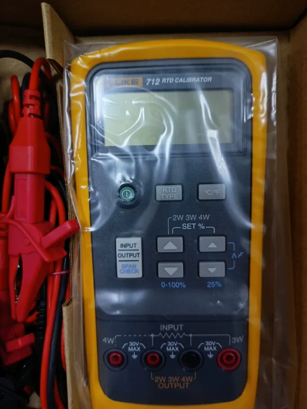 FLUKE 712 Multifunctional Process Calibrator Genuine Product, In Stock and Fast Delivery Brand New, Brand New, Out-of-print Model, Only One Unit Available For knowledgeable friends, no bargaining please. The marked price is the selling price. Orders placed before 5 o'clock will be shipped the same day.