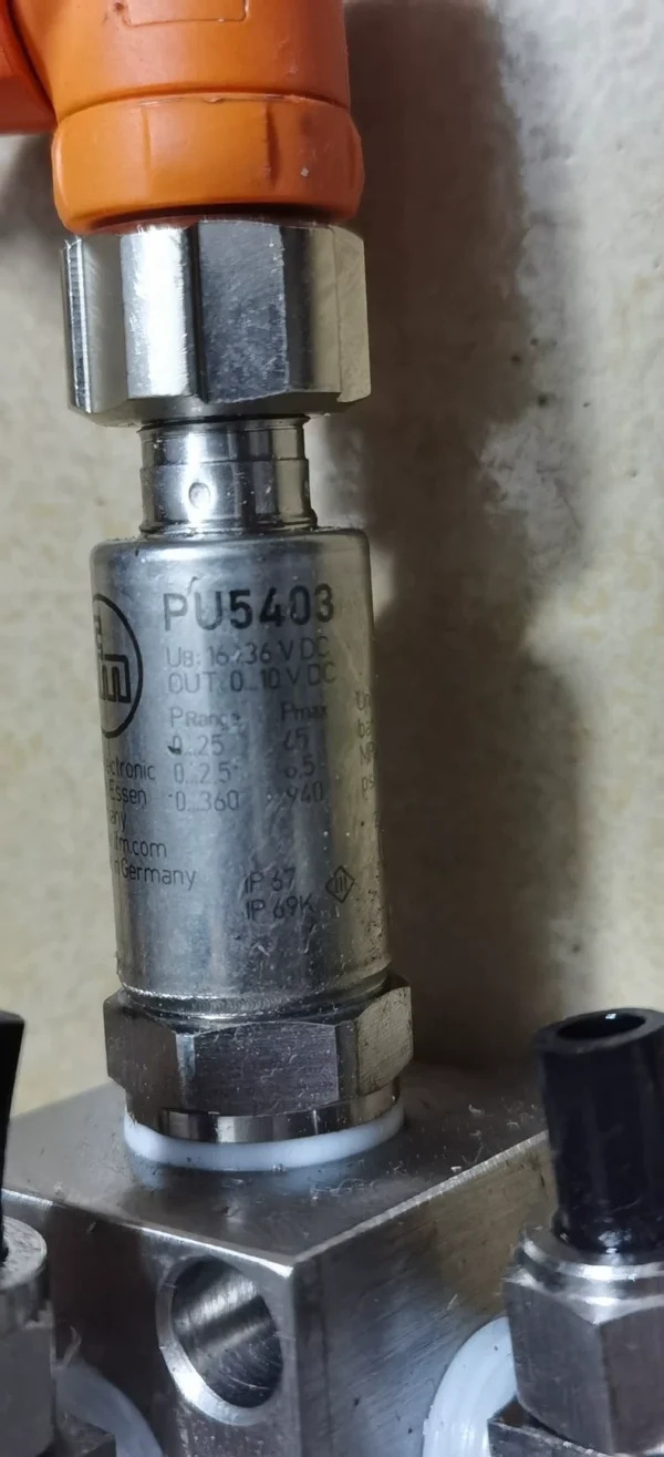 German ifm pressure sensor PT5403, new condition, fully functional. Price negotiable.