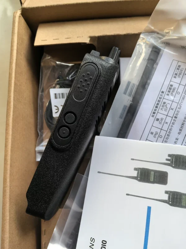 O1CN0142dUYi2MYmK3DlcFE_4611686018427386448-53-fleamarket.heic_790x10000Q90.jpg_.webp Brand new Motorola C1200 digital walkie-talkie, model MN000809A01-BB, brand new and unused. Maximum communication distance is 3-5 kilometers, digital walkie-talkie standard, suitable for various occasions. The unit head is 350 yuan, the full set is 480 yuan, with a 24-month warranty and quality guaranteed. Brand: Motorola摩托罗拉, condition: brand new, functions intact without repair. Interested friends are welcome to private message, first come first served!