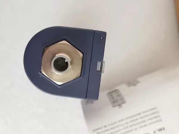 [Brand New Original Schneider Pressure Sensor] Telemecanique XML-F025D2016 brand new genuine product, unopened! Made by Schneider, quality guaranteed! This sensor is suitable for various industrial environments and has high durability and reliability. [Product Details] - Model: XML-F025D2016 - Pressure range: 0...+25 bar (0...+363 psi) - Condition: Brand new original - After-sales guarantee: Supports mailing and ships within 24 hours after purchase, remote areas are not included in free shipping. Interested friends are welcome to private message~ Not the real price, if you like it, private message to negotiate the price.