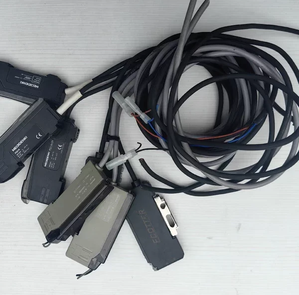 Tian Gong FCOTTER.FG-200N Fiber Amplifier Meiji PG2-N. There are two unknown brands, packed and sold together at 40 each. Boss, please check carefully before purchase. Once sold, no returns.