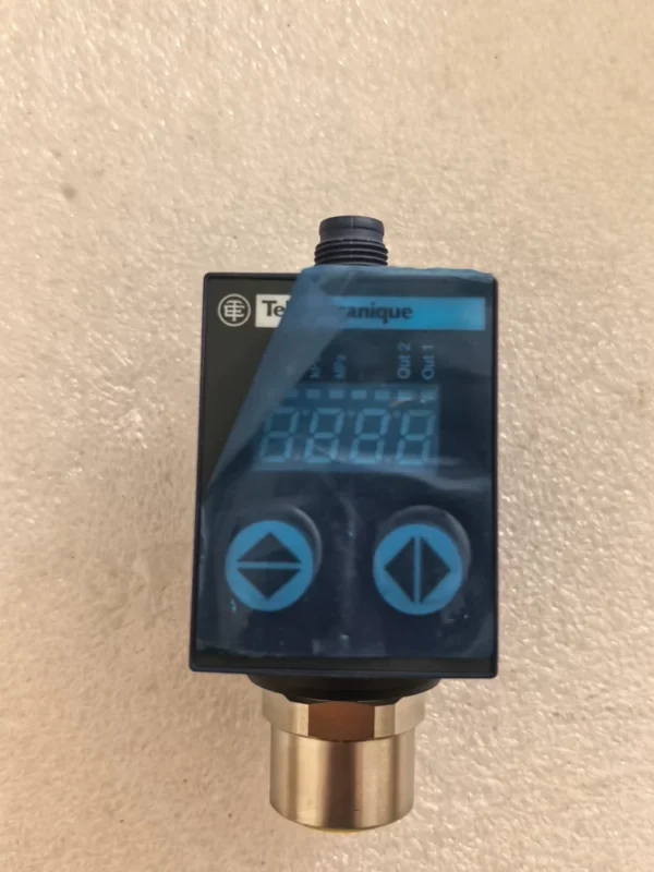 【Brand New Original Schneider Pressure Sensor】Telemecanique XMLR010G2P05 Brand New Authentic, Made in Switzerland, Quality Guaranteed! This sensor is suitable for industrial automation control, with high precision and stability.【Product Details】- Model: XMLR010G2P05- Working Range: 0 to 10 bar- Supply Voltage: 24 VDC- Output: 2 PNP 250mA- Manufacturer: Telemecanique Switzerland Brand new original, no packaging! Friends in need can contact me, not the real price, if you like it, private message to negotiate the price