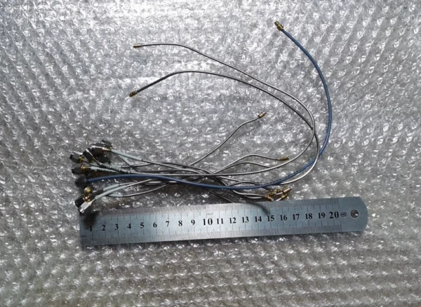 Agilent instrument disassembled semi-steel SMA male to unknown, good condition, if you can use it, take it, sold at unit price