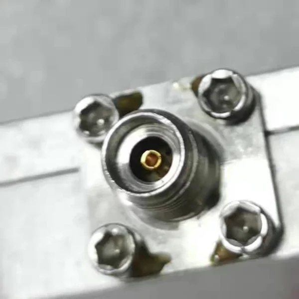 ET Industries D-1226-2VIA 12-26GHz RF Power Splitter