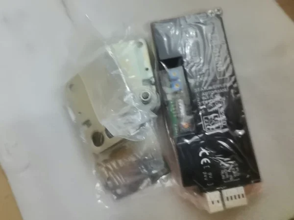 Brand new genuine Ito electric roller, PM486FE-10-300-D-024-JD motor CB-016N6 driver with iron plate accessories.