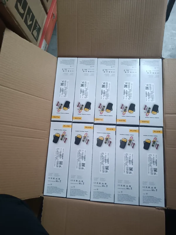 Fluke 374 FC True RMS AC/DC Clamp Meter with the latest production date of 2024, large stock available Main features Connect the meter to your smartphone using Fluke Connect Measurements Read measurements from a safe distance via your phone, with the meter taking all risks, allowing workers to wear less personal protective equipment Directly record measurement results to your phone and Cloud Create reports on-site and share them instantly via email, or use ShareLive™ video calls for real-time conversations Compatible with iFlex flexible current probes; can expand AC current measurement range up to 2500 A; enables measurement with large conductors in tight spaces Compatible with TPAK magnetic hanging strap Uses proprietary inrush measurement technology to filter out noise and accurately capture motor starting current through current protection monitoring CAT IV 600 V, CAT III 1000 V safety rating Three-year warranty Soft carrying case Measurement capabilities