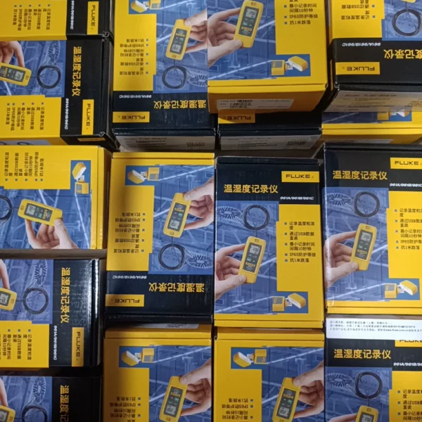 Fluke 961A/961B/961C USB Temperature and Humidity Data Logger New Product Launch No need for an additional data cable, directly use the built-in USB interface of Fluke 961 to easily read the automatically generated temperature and humidity monitoring PDF files, and you can also quickly export the temperature and humidity data in the logger in the form of tables, charts, and text. Up to 32000 sets of data storage meet long-term monitoring needs without frequent export. Fluke 961 series USB temperature and humidity data loggers are convenient tools for temperature and humidity monitoring in the food, pharmaceutical, cold chain, and cold storage industries. A large number of new products are in stock