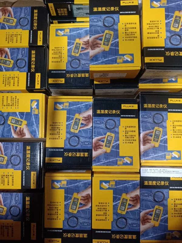 Fluke 961A/961B/961C USB Temperature and Humidity Data Logger New Product Launch No need for an additional data cable, directly use the built-in USB interface of Fluke 961 to easily read the automatically generated temperature and humidity monitoring PDF files, and you can also quickly export the temperature and humidity data in the logger in the form of tables, charts, and text. Up to 32000 sets of data storage meet long-term monitoring needs without frequent export. Fluke 961 series USB temperature and humidity data loggers are convenient tools for temperature and humidity monitoring in the food, pharmaceutical, cold chain, and cold storage industries. A large number of new products are in stock