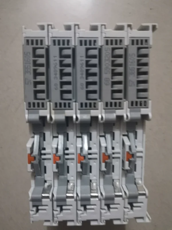 KL3052-0011 KL3351-0001 KL3314-0024 KL3404-0018 BECKHOFF Used in Good Condition