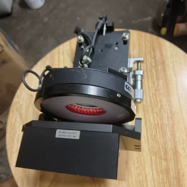 CCS PD3-3024-3-PI Optical Sensor, original imported from Japan, with original power supply. The machine is in new condition, fully functional, and never repaired. Comes with LS-7047-SR1 micrometer screw for adjustable measurement range. Suitable for industrial testing use. Price is negotiable. Local pickup available, and SF Express can be arranged for remote areas.