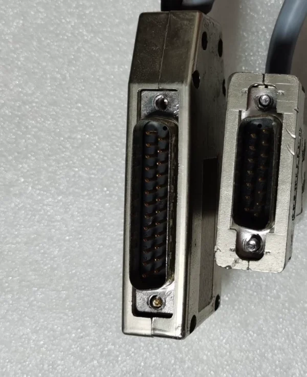 Imported disassembled connector, forgot which instrument it was disassembled from. The pictures are real photos. There is wear and tear which should not affect use. Please check carefully before purchasing.