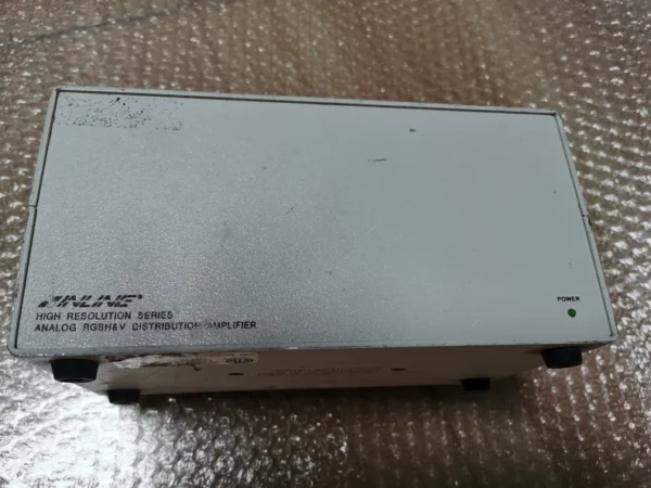 Bought out of curiosity, video signal amplifiers, no conditions to test, cheap to sell, there are 3, unit price 350 yuan, take a good look and下手.